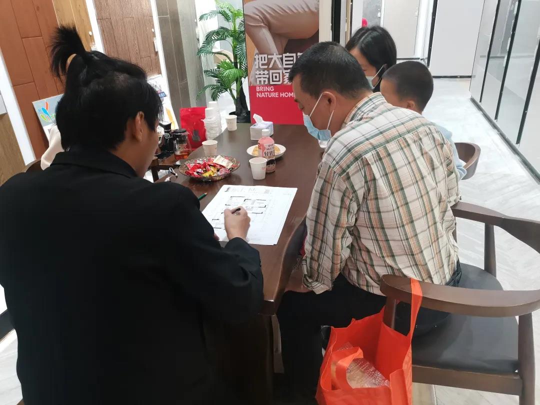 聽說，華美樂這2家店，開業(yè)第一天就被擠爆了！